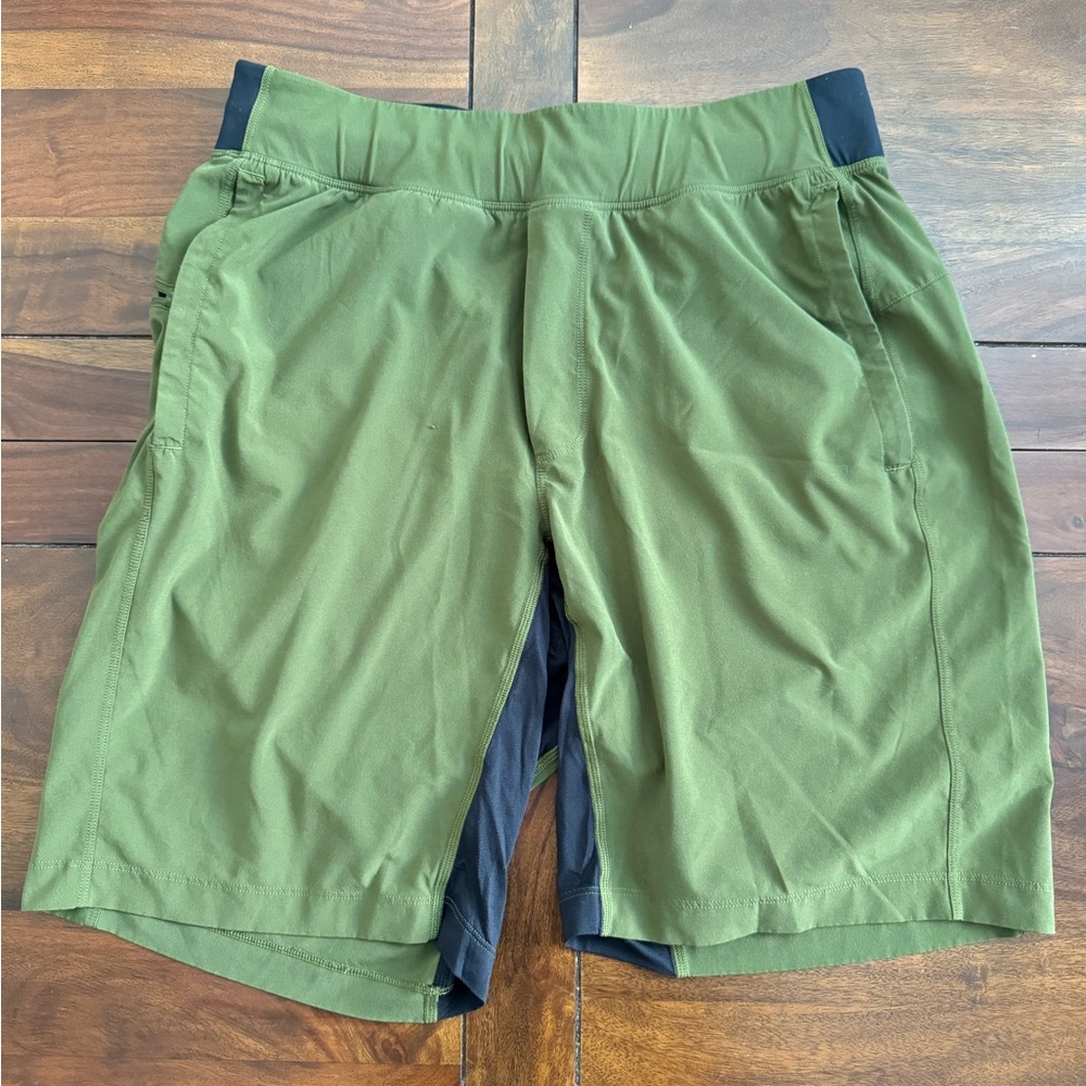 Men’s Lululemon athletic shorts, medium, linerless